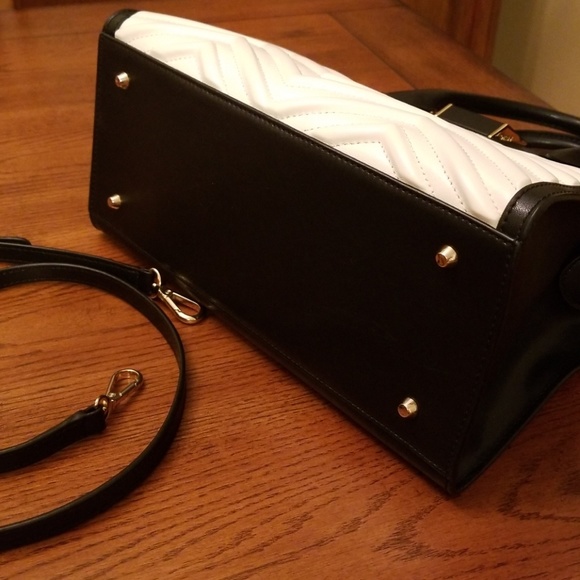 🆕️Dkny  Sharon satchel - Picture 8 of 8